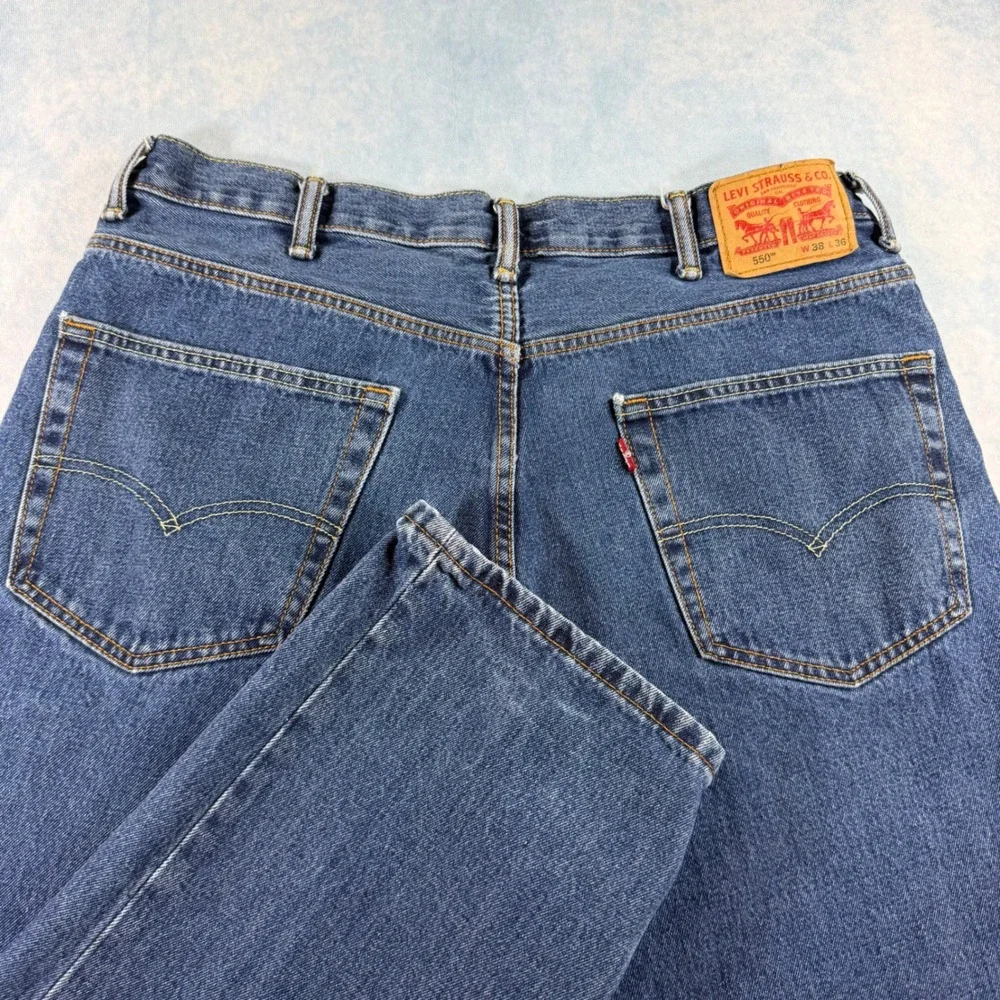 Levi's 550 Relaxed Fit Jeans Mens 38x36 Blue Good Denim Tapered Leg 00550-4886